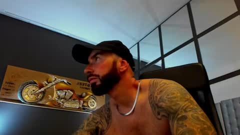 Snapshot of arongrant chatting on June 30, 2026, 9:32 am AronGrant online show from June 30, 2026, 9:32 am