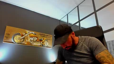 Snapshot of arongrant chatting on July 12, 2026, 9:33 am AronGrant online show from July 12, 2026, 9:33 am