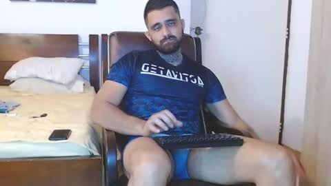 Snapshot of aronmiller404 chatting on December 11, 2024, 10:38 pm aronmiller online show from December 11, 2024, 10:38 pm