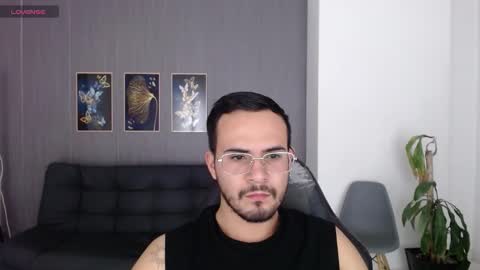 Snapshot of arontrey21_ chatting on September 14, 2025, 7:13 pm Adrian online show from September 14, 2025, 7:13 pm