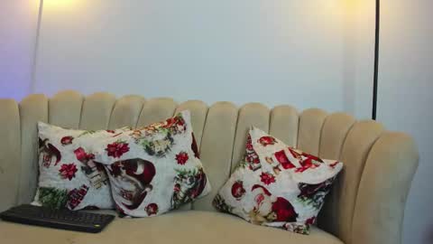   online show from November 24, 2025, 10:53 pm