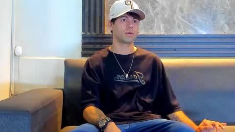 Aroon   online show from January 11, 2026, 8:03 pm