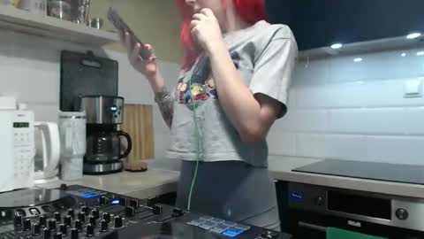 arri_ella online show from December 21, 2025, 1:24 am