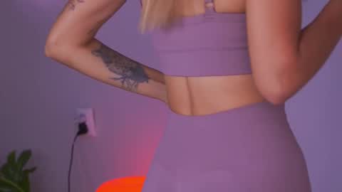 Snapshot of artease chatting on September 14, 2025, 4:22 am Arti Next Streams - online show from September 14, 2025, 4:22 am