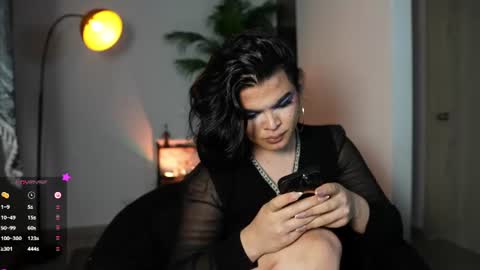 Chloe  online show from June 15, 2026, 12:57 am