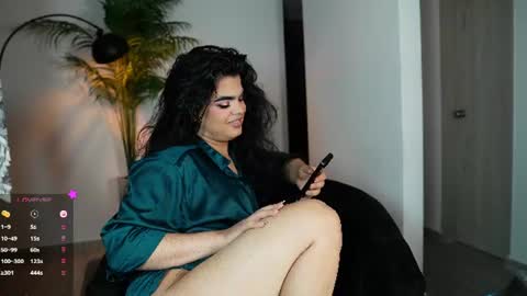Chloe  online show from June 20, 2026, 2:25 am