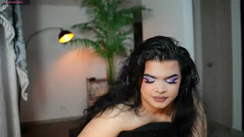 Chloe  online show from August 4, 2026, 1:20 am