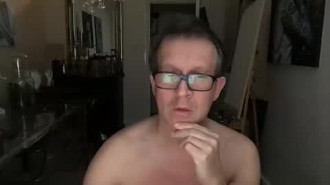 Snapshot of artisterotic chatting on January 26, 2025, 6:48 pm artisterotic online show from January 26, 2025, 6:48 pm