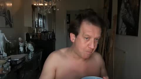 Snapshot of artisterotic chatting on March 11, 2025, 7:15 am artisterotic online show from March 11, 2025, 7:15 am