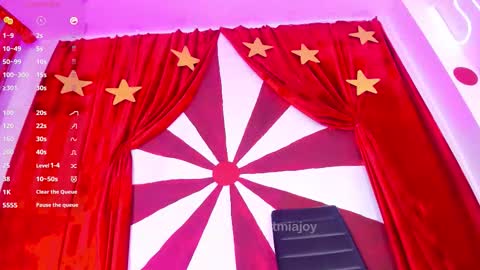 MIA OF artmiajoy online show from October 15, 2025, 2:06 pm