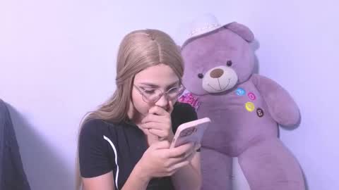 Snapshot of ary1_ chatting on February 25, 2026, 4:55 am Ary online show from February 25, 2026, 4:55 am