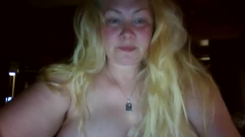 Snapshot of ash0ley chatting on May 27, 2026, 1:41 pm ash0ley online show from May 27, 2026, 1:41 pm