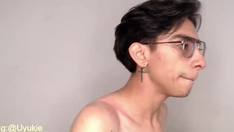 Ash online show from November 3, 2025, 9:27 pm