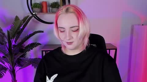 Snapshot of asheluck chatting on February 16, 2025, 5:15 pm AshleyAshe online show from February 16, 2025, 5:15 pm