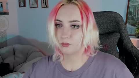 Snapshot of asheluck chatting on March 6, 2025, 5:35 am AshleyAshe online show from March 6, 2025, 5:35 am