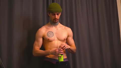 Jerk Machine online show from January 19, 2026, 11:58 am