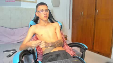 Snapshot of asher_lux chatting on February 2, 2026, 8:29 pm Asher online show from February 2, 2026, 8:29 pm