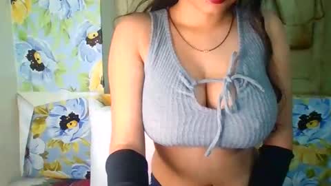 ashi_indian online show from December 14, 2025, 4:40 am