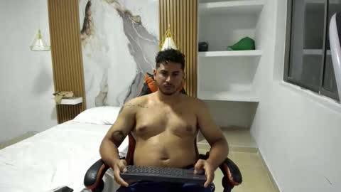 ashlan_king online show from May 1, 2026, 4:17 am