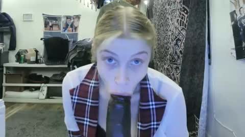 Snapshot of ashleewolfx chatting on November 15, 2025, 5:49 am Ashlee Wolf online show from November 15, 2025, 5:49 am