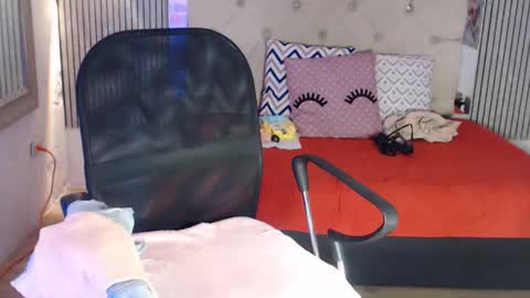 ashley__tylor online show from March 11, 2026, 3:23 am