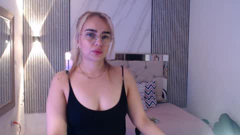 ashley__tylor online show from April 6, 2026, 1:58 am
