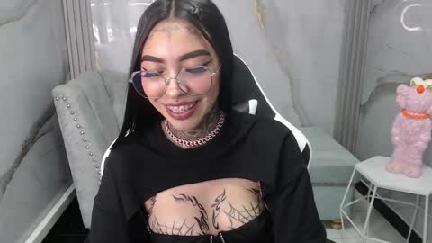 ashley_blum_v online show from October 9, 2025, 8:07 pm