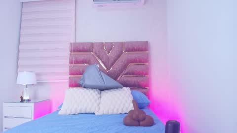 Ashley online show from November 9, 2025, 3:27 am