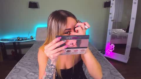 Snapshot of ashley_crashly chatting on January 31, 2025, 8:11 am Alina online show from January 31, 2025, 8:11 am