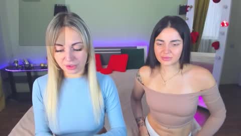 Snapshot of ashley_crashly chatting on October 15, 2025, 8:03 am Alina online show from October 15, 2025, 8:03 am