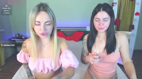 Snapshot of ashley_crashly chatting on November 6, 2025, 9:21 am Alina online show from November 6, 2025, 9:21 am