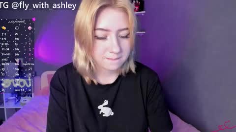Snapshot of ashley_fly chatting on September 21, 2025, 6:04 am ashley_fly online show from September 21, 2025, 6:04 am