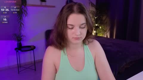 Snapshot of ashley_glen chatting on October 1, 2025, 7:25 am online show from October 1, 2025, 7:25 am