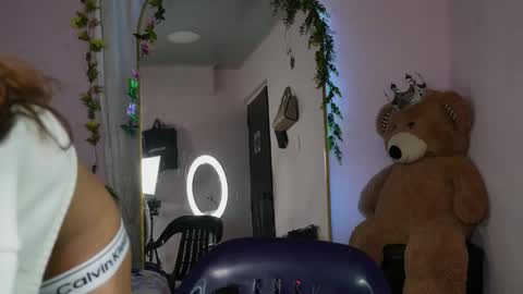 ashley_winhouse online show from April 26, 2026, 7:33 pm