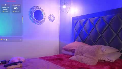 CAMILA online show from November 4, 2025, 9:03 pm