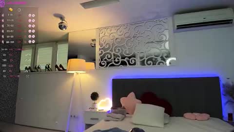 AshleyJonse online show from September 18, 2025, 4:58 am