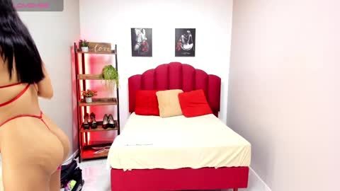 ashleyrobert_ online show from December 6, 2024, 8:18 pm