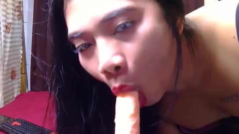 Im ashly online show from November 11, 2025, 6:52 pm