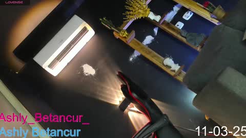 Snapshot of ashlybetancurxxx chatting on March 12, 2025, 1:36 am Ashly Betancur online show from March 12, 2025, 1:36 am