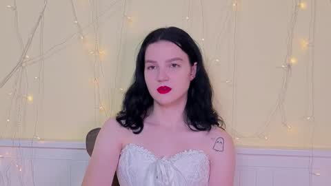 Kristine online show from November 16, 2025, 7:25 am