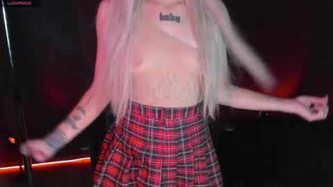 Mila online show from September 27, 2025, 8:19 am