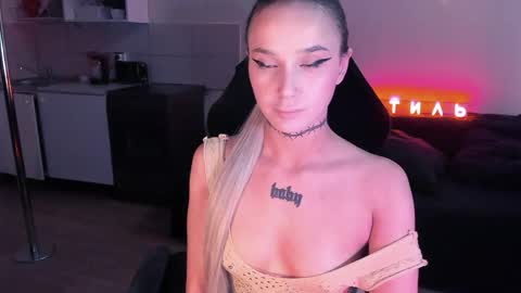 Mila online show from May 20, 2026, 5:35 am