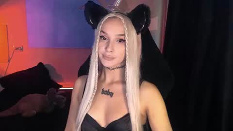 Mila online show from June 18, 2026, 5:19 am