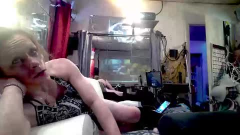 Snapshot of ashmomo chatting on February 12, 2025, 5:26 am ashmomo online show from February 12, 2025, 5:26 am