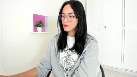 Camila online show from December 26, 2024, 12:59 pm