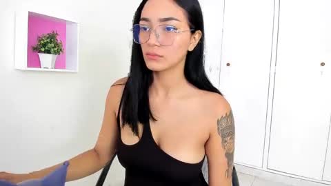 Camila online show from January 10, 2025, 12:58 pm