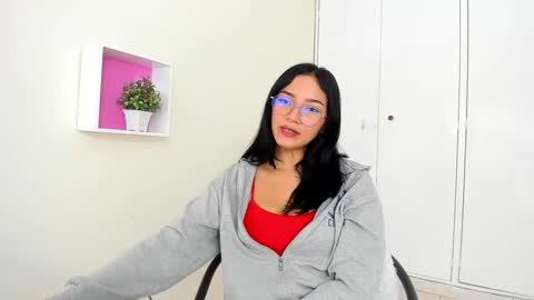 Camila online show from February 17, 2025, 12:48 pm