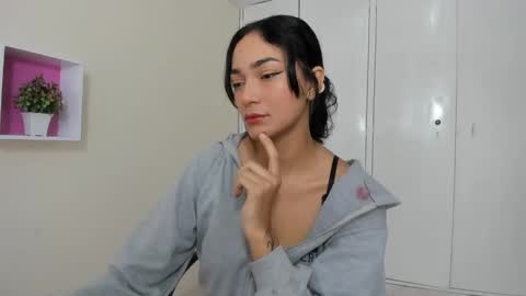 Camila online show from March 11, 2025, 1:01 pm