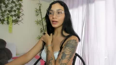 Camila online show from October 23, 2025, 6:50 pm