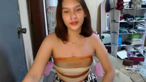 Snapshot of asian_glamm chatting on October 6, 2025, 7:33 pm ANITA online show from October 6, 2025, 7:33 pm